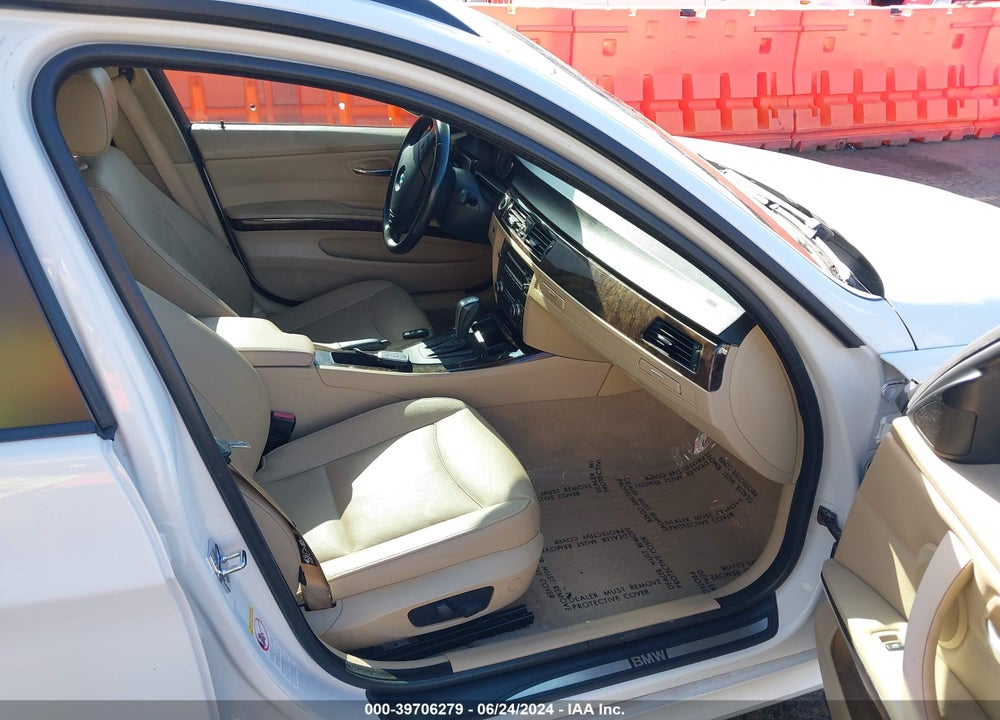 2009 BMW 328I VIN: WBAUT93579A190937