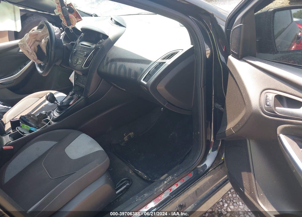 2015 FORD FOCUS ST VIN: 1FADP3L95FL321375
