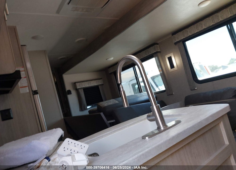 2023 COACHMEN CATALINA VIN: 5ZT2CAZB8PX028770