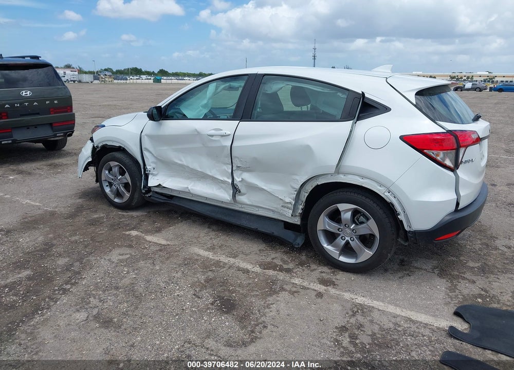 2022 HONDA HR-V 2WD LX VIN: 3CZRU5H32NM741398