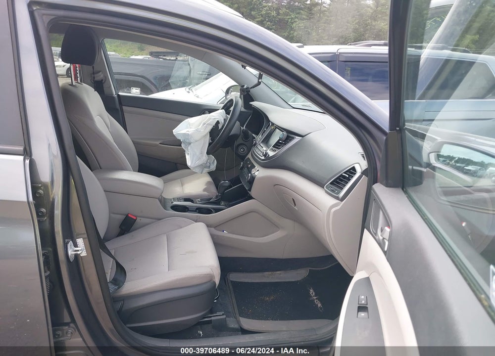 2018 HYUNDAI TUCSON SEL VIN: KM8J3CA47JU752458