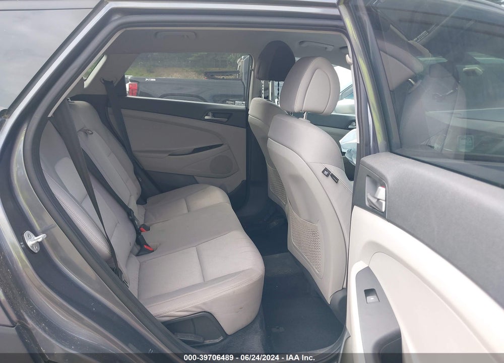 2018 HYUNDAI TUCSON SEL VIN: KM8J3CA47JU752458