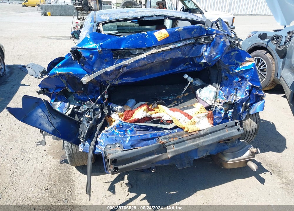 2018 HONDA CIVIC VIN: 2HGFC4B50JH300279