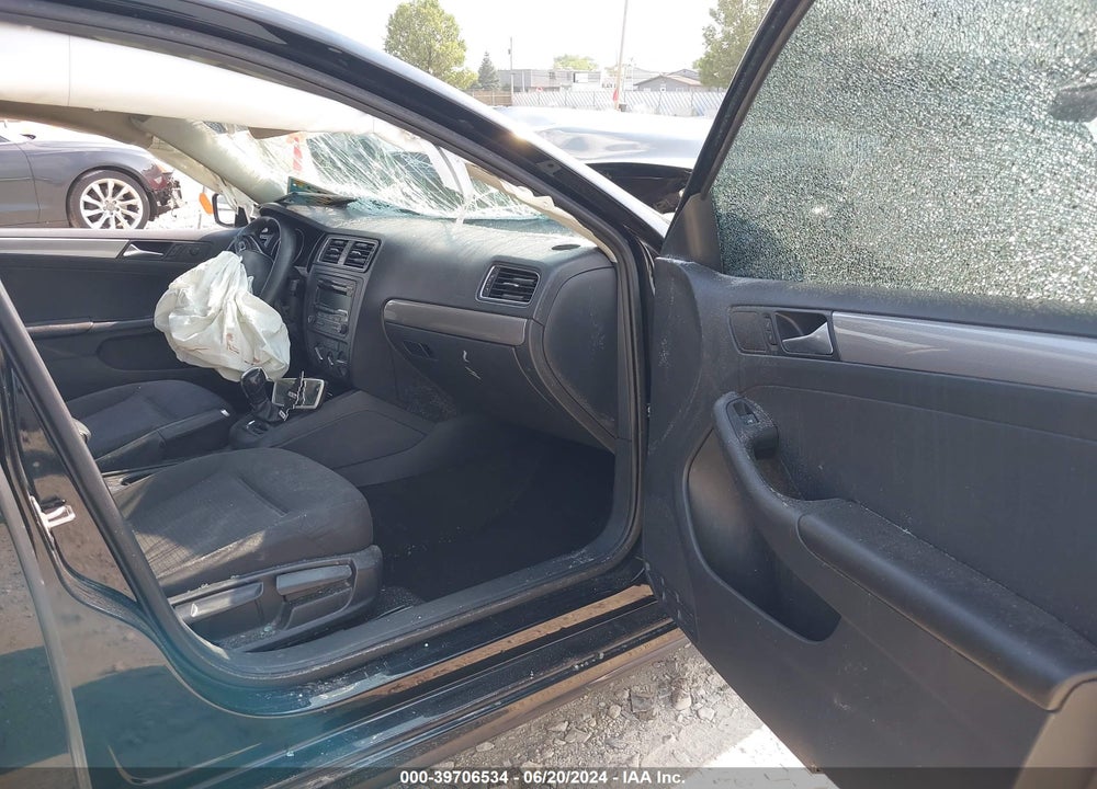 2015 VOLKSWAGEN JETTA 1.8T SE VIN: 3VWD17AJ5FM218081