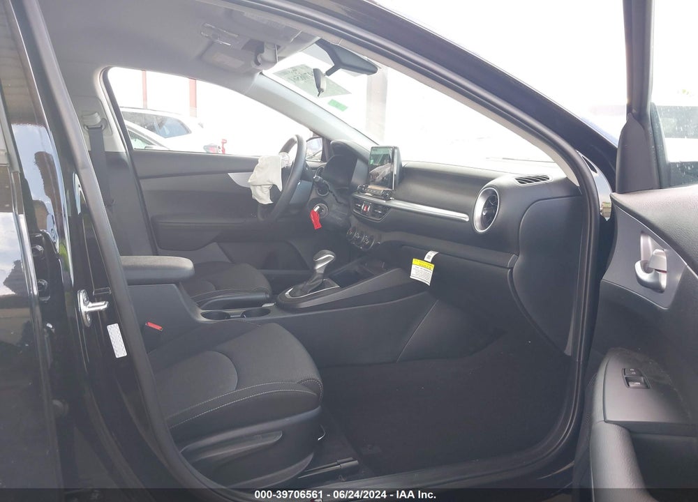 2024 KIA FORTE LXS VIN: 3KPF24AD6RE714832