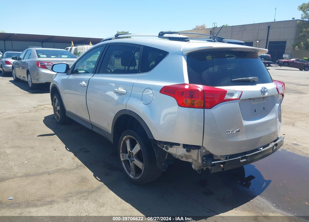 2015 TOYOTA RAV4 XLE VIN: 2T3WFREV9FW136780