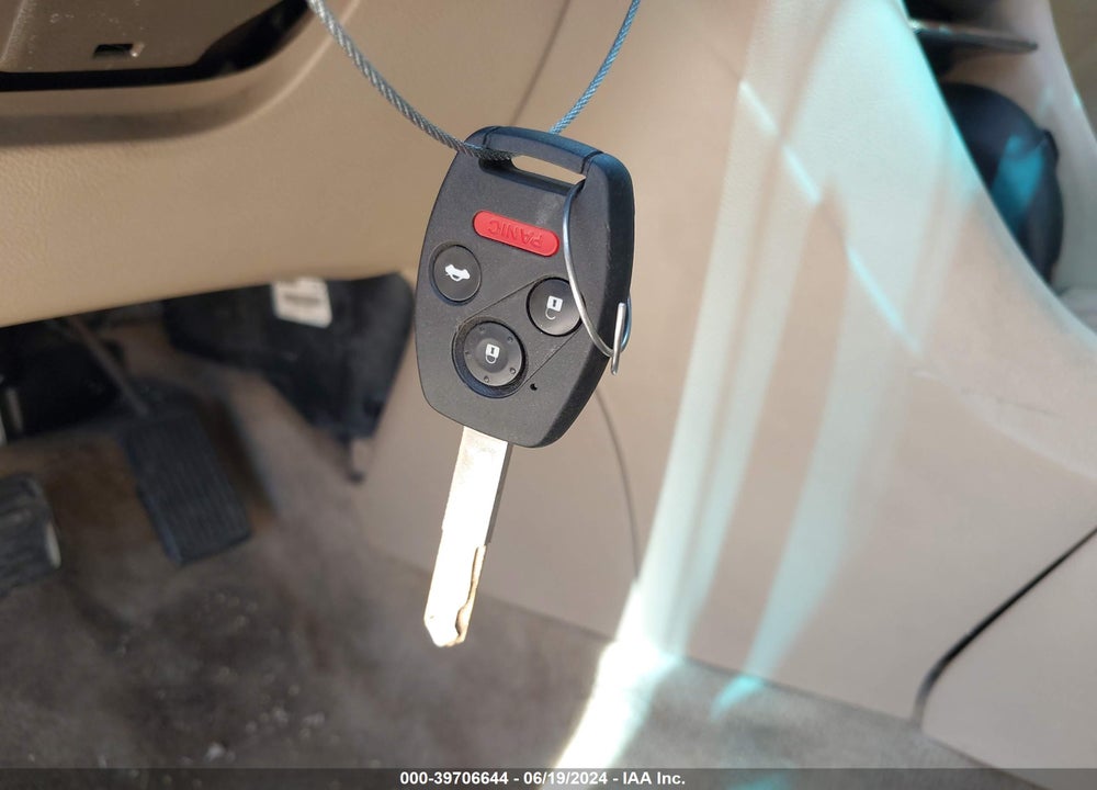 2005 HONDA ACCORD 3.0 EX VIN: 1HGCM66585A058108
