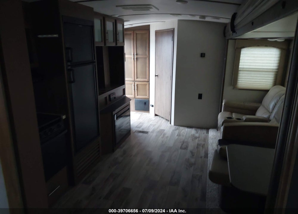 2018 KEYSTONE AVENGER 26RBS VIN: 4YDT26R28JV509737