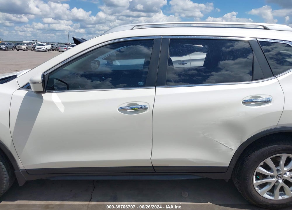 2017 NISSAN ROGUE SV VIN: JN8AT2MT2HW144898