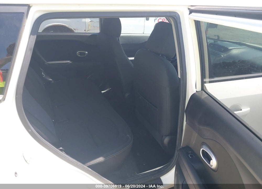 2018 KIA SOUL VIN: KNDJP3A53J7606896