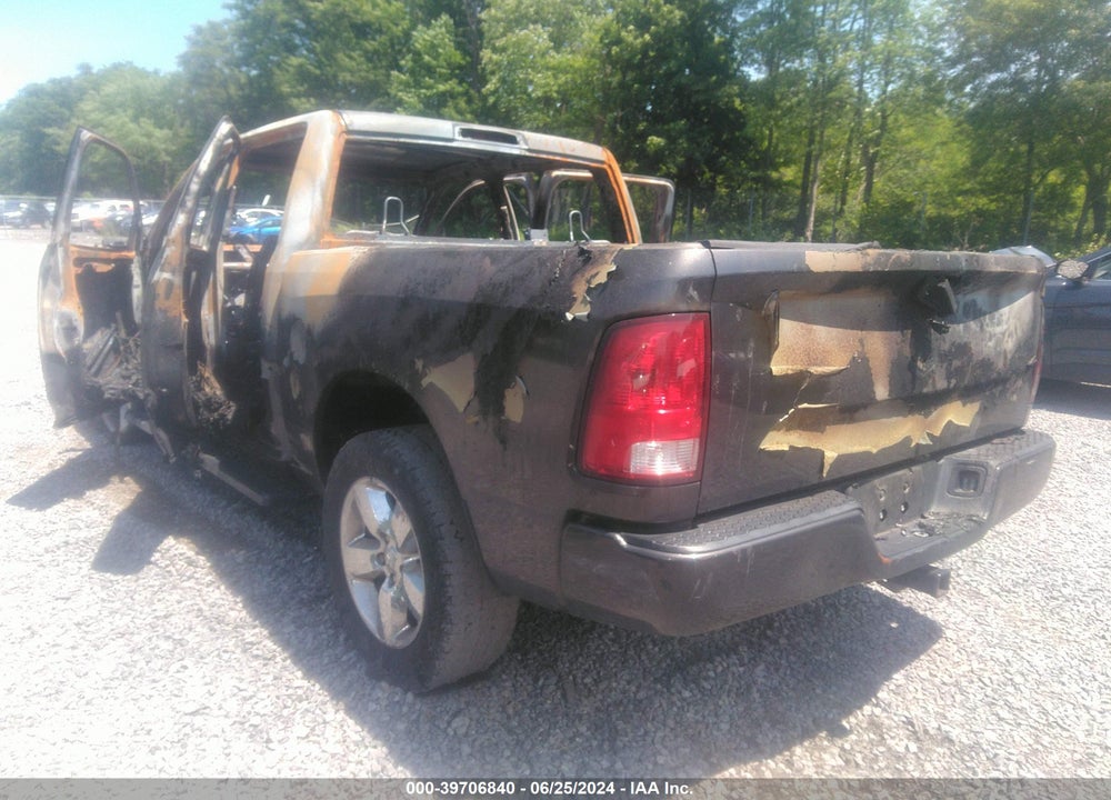 2019 RAM 1500 CLASSIC EXPRESS  4X4 5'7 BOX VIN: 1C6RR7KG1KS504099
