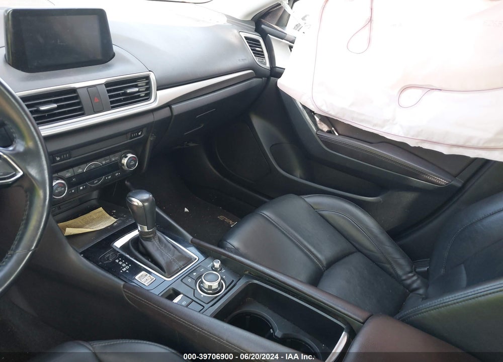2018 MAZDA 3 TOURING VIN: 3MZBN1V34JM199410