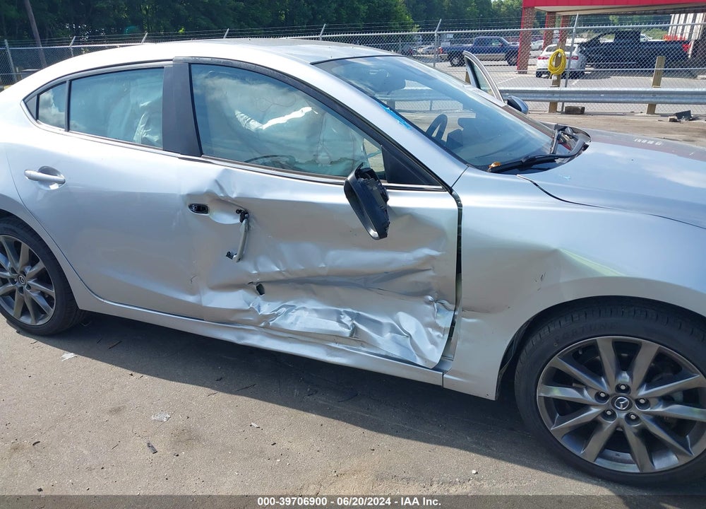2018 MAZDA 3 TOURING VIN: 3MZBN1V34JM199410