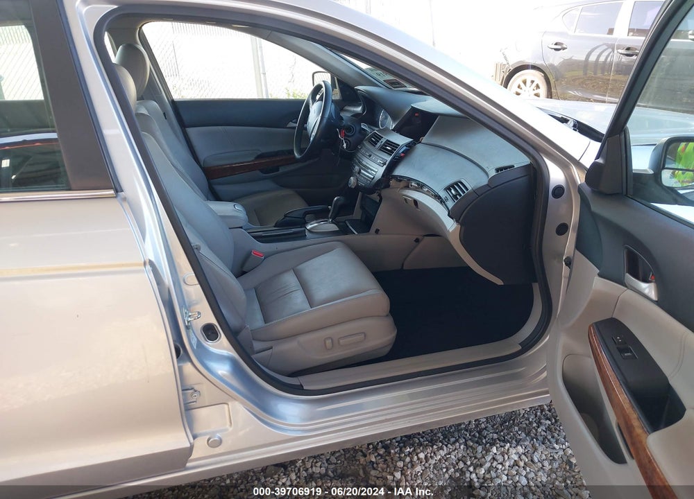2011 HONDA ACCORD 2.4 EX-L VIN: 1HGCP2F87BA131524