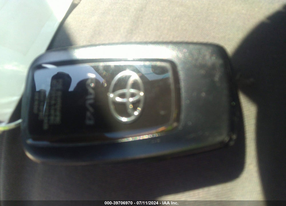 2020 TOYOTA RAV4 XLE VIN: 2T3W1RFV6LW091693