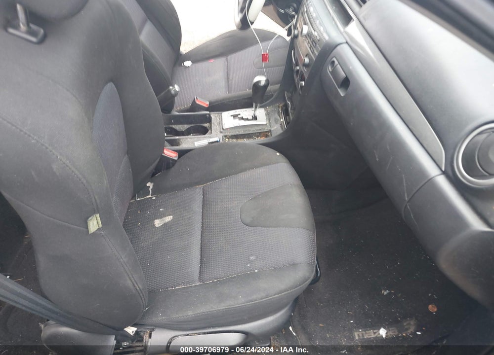2008 MAZDA 3 S TOURING VIN: JM1BK324581810198