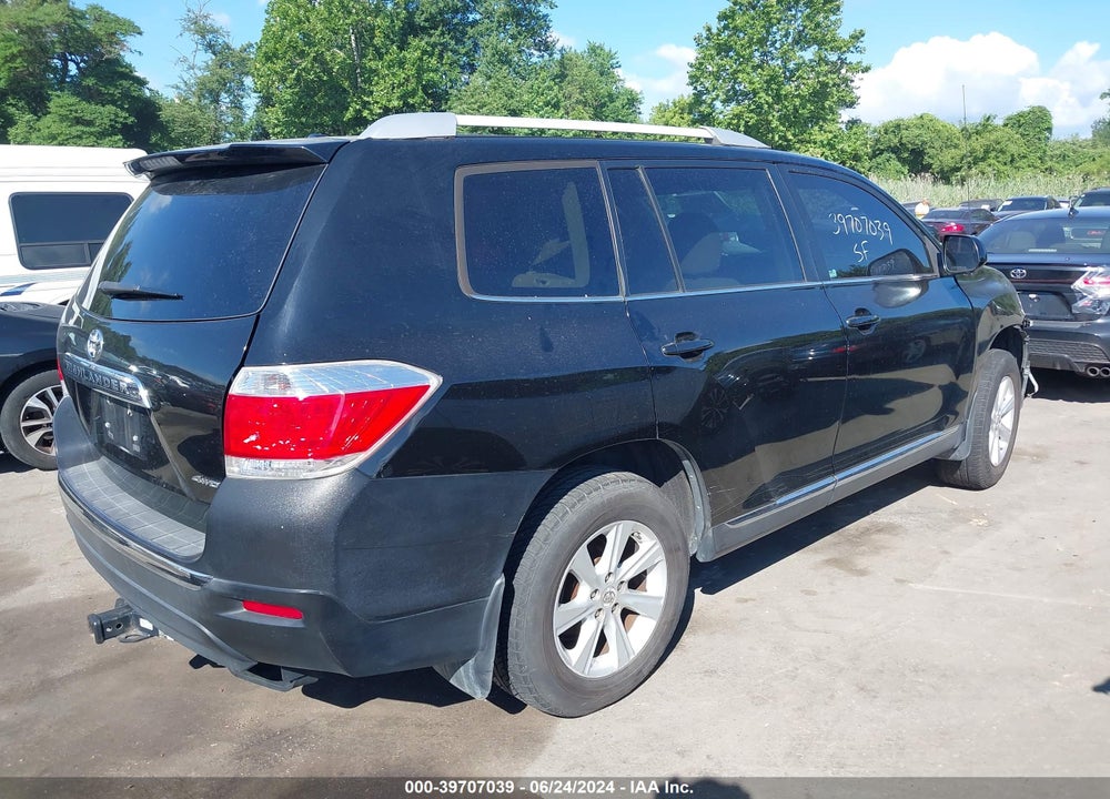 2012 TOYOTA HIGHLANDER BASE V6 VIN: 5TDBK3EH2CS132407