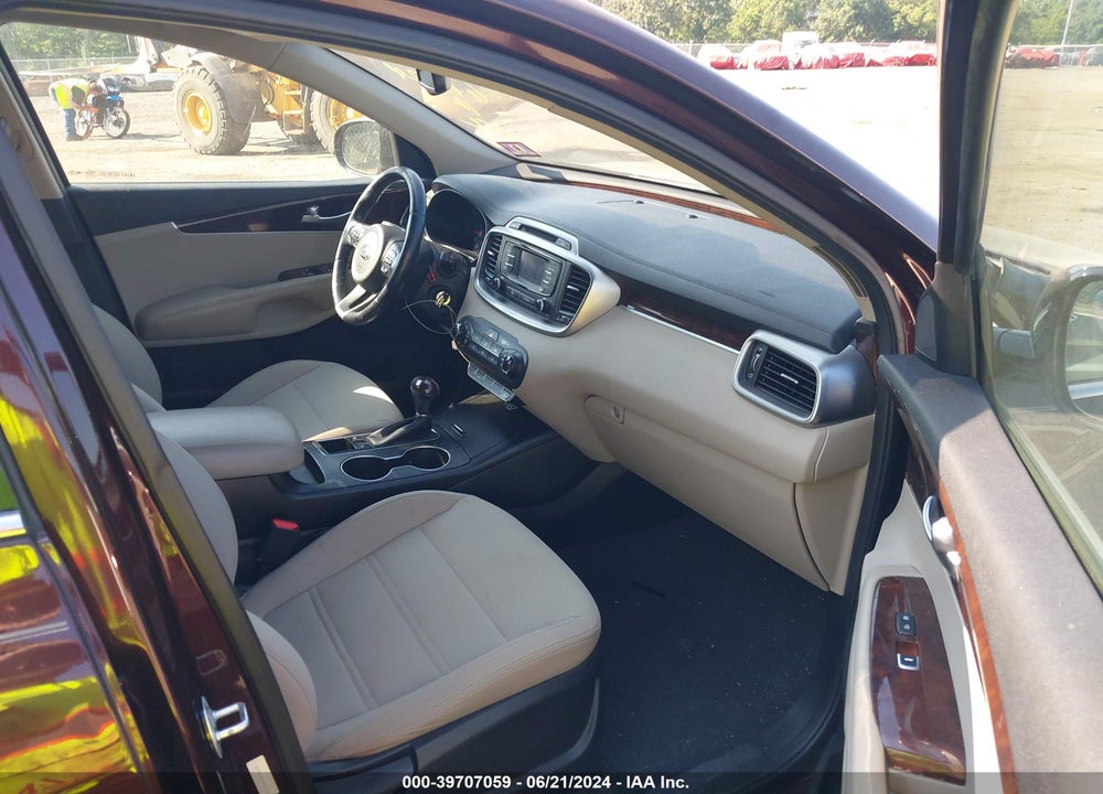 2016 KIA SORENTO 2.4L LX VIN: 5XYPG4A30GG037483