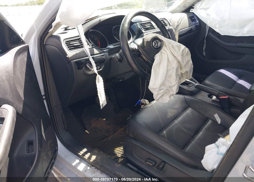 2017 VOLKSWAGEN JETTA VIN: 3VWL17AJ6HM223112