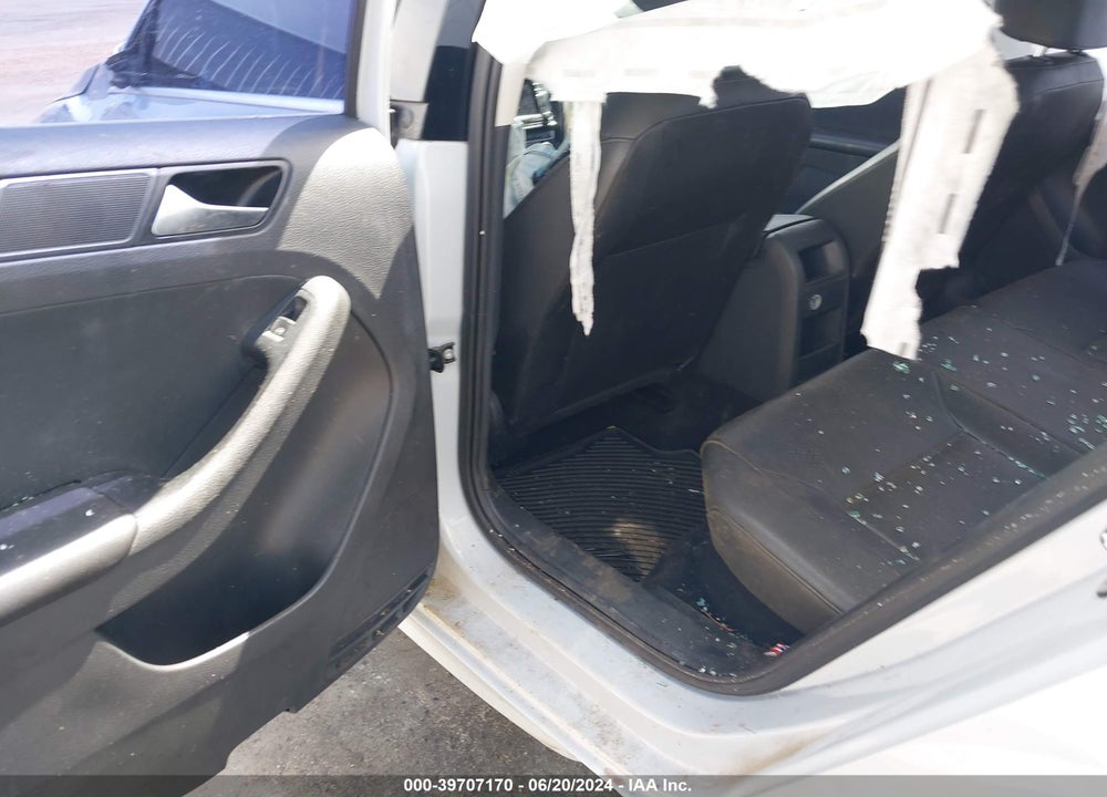 2017 VOLKSWAGEN JETTA VIN: 3VWL17AJ6HM223112