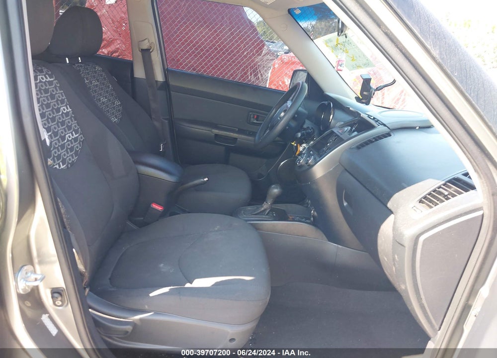 2011 KIA SOUL VIN: KNDJT2A27B7298323