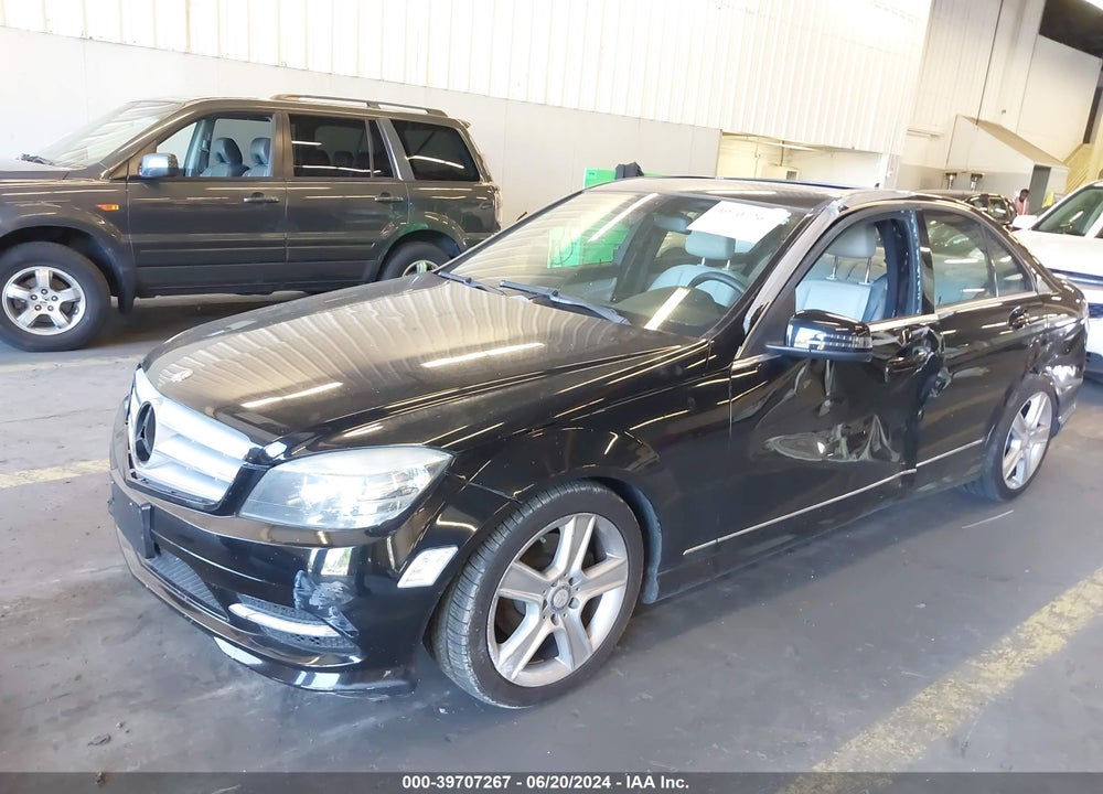 2011 MERCEDES-BENZ C 300 LUXURY/SPORT VIN: WDDGF5EB9BA423408