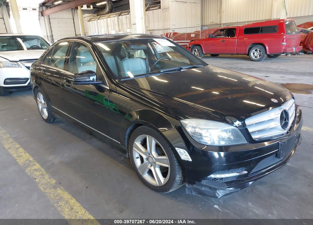 2011 MERCEDES-BENZ C 300 LUXURY/SPORT VIN: WDDGF5EB9BA423408