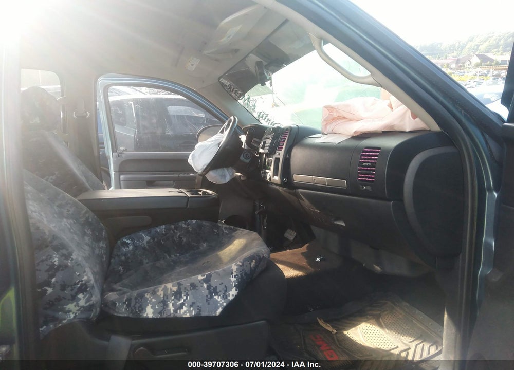 2011 GMC SIERRA 1500 SLE VIN: 3GTP2VE38BG252926