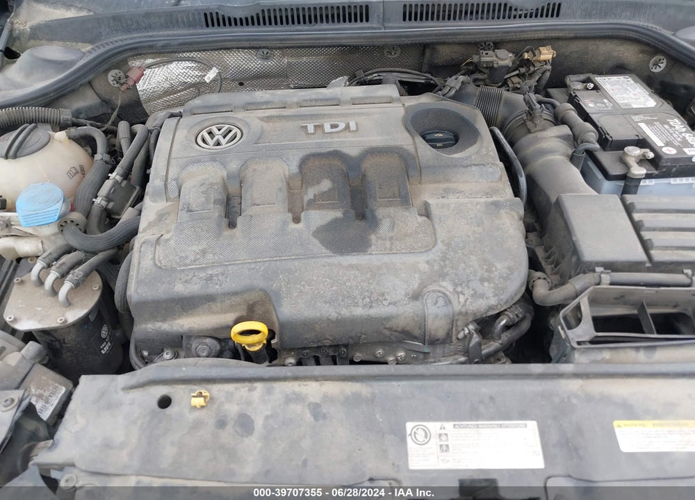 2015 VOLKSWAGEN JETTA 2.0L TDI S VIN: 3VWLA7AJ9FM281227
