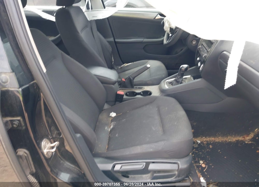 2015 VOLKSWAGEN JETTA 2.0L TDI S VIN: 3VWLA7AJ9FM281227