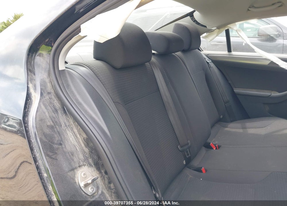 2015 VOLKSWAGEN JETTA 2.0L TDI S VIN: 3VWLA7AJ9FM281227