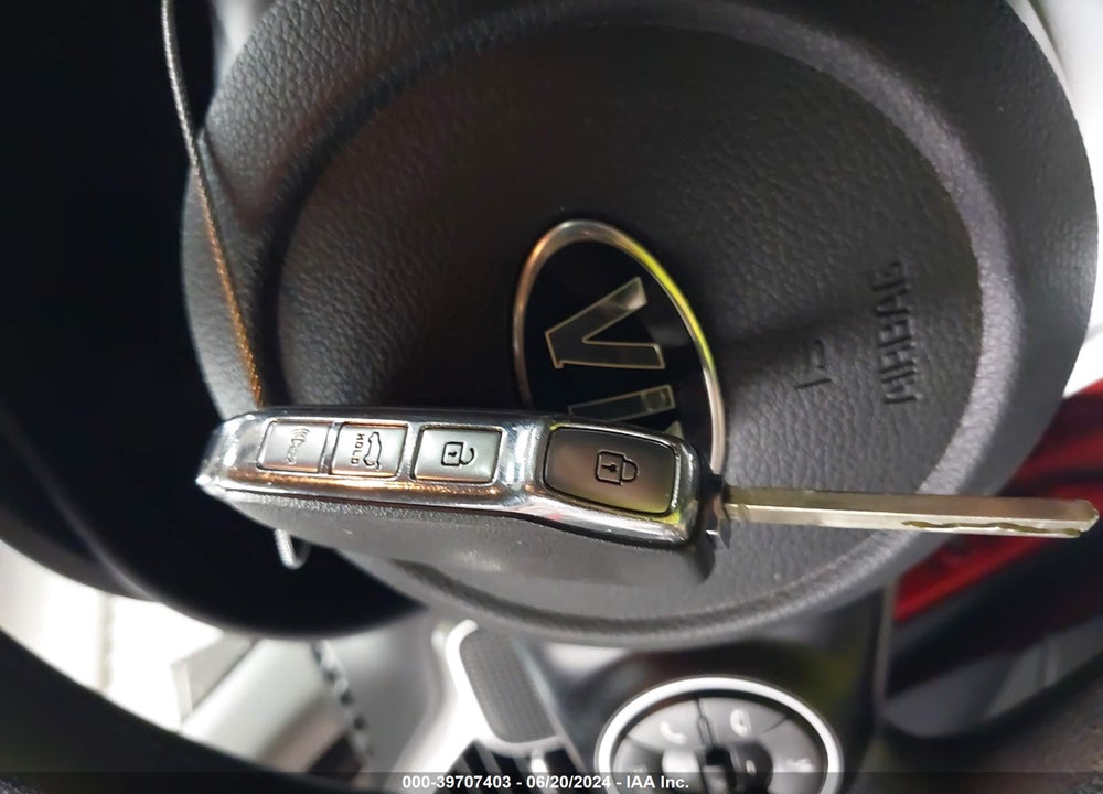 2020 KIA SOUL LX VIN: KNDJ23AU0L7705300