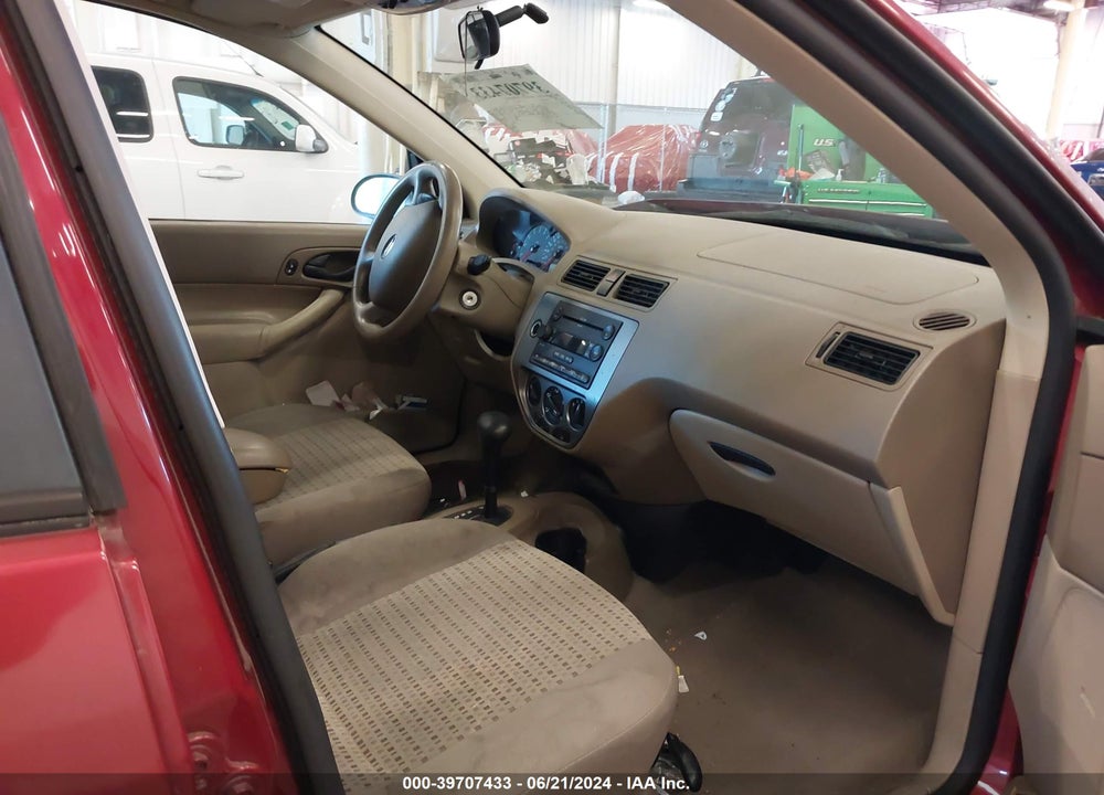 2005 FORD FOCUS ZX4 VIN: 1FAFP34N85W193666