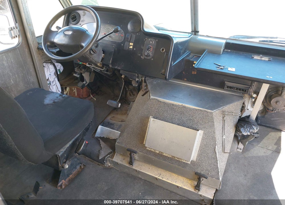 2008 FORD E-450 STRIPPED VIN: 1FCLE49S28DB32188