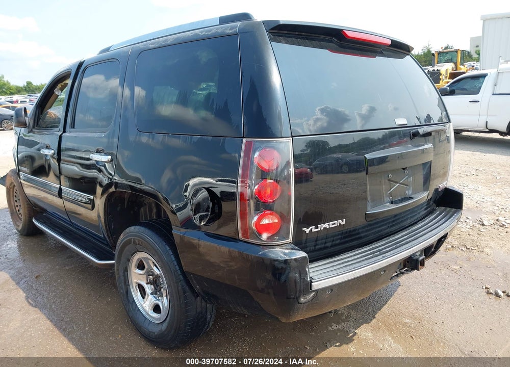 2007 GMC YUKON DENALI VIN: 1GKFK63857J240940