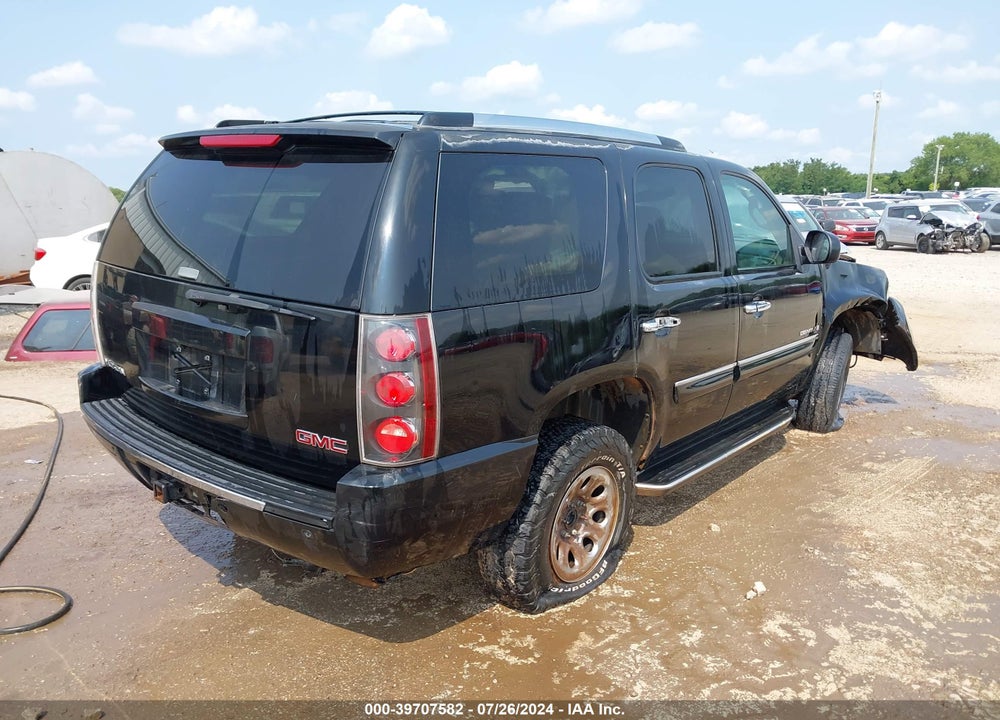2007 GMC YUKON DENALI VIN: 1GKFK63857J240940