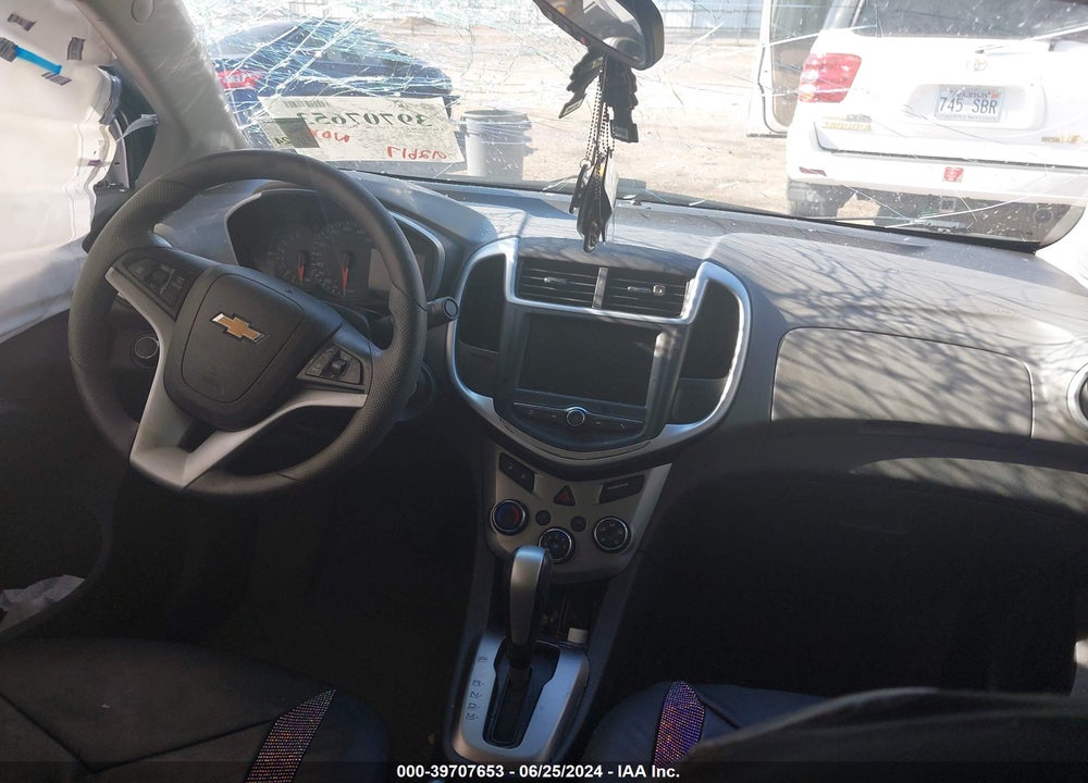 2018 CHEVROLET SONIC LT AUTO VIN: 1G1JD5SH2J4124153
