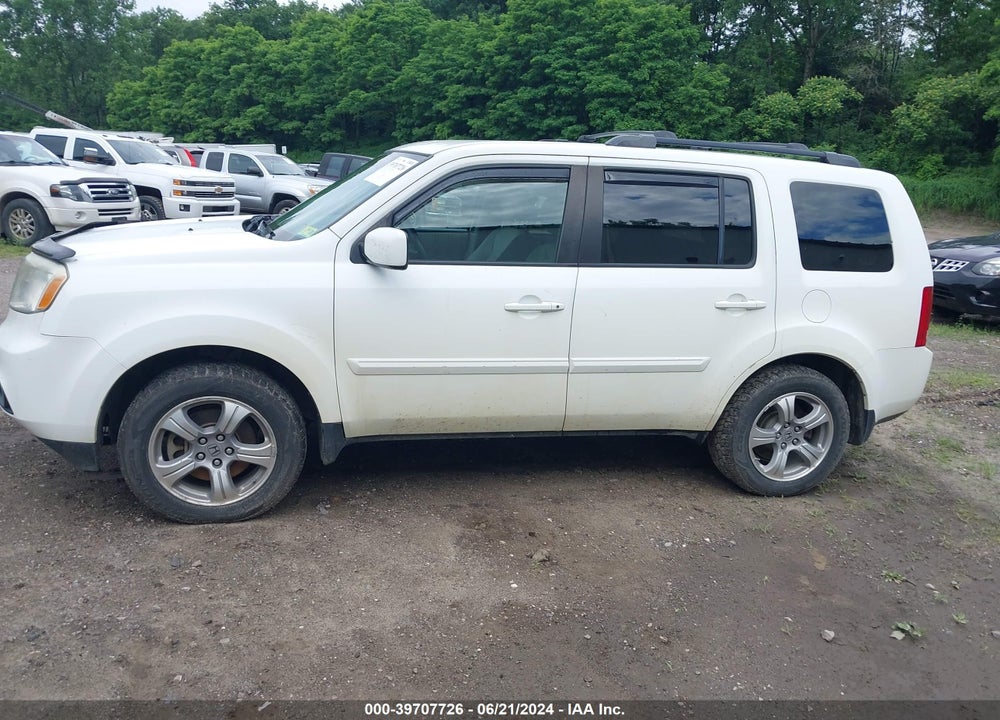 2013 HONDA PILOT EX VIN: 5FNYF4H43DB033808