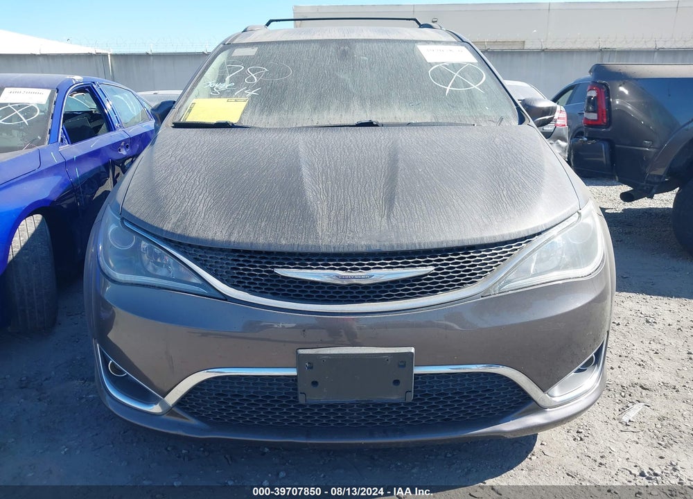 2017 CHRYSLER PACIFICA TOURING L VIN: 2C4RC1BG8HR613208