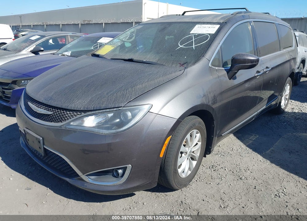 2017 CHRYSLER PACIFICA TOURING L VIN: 2C4RC1BG8HR613208