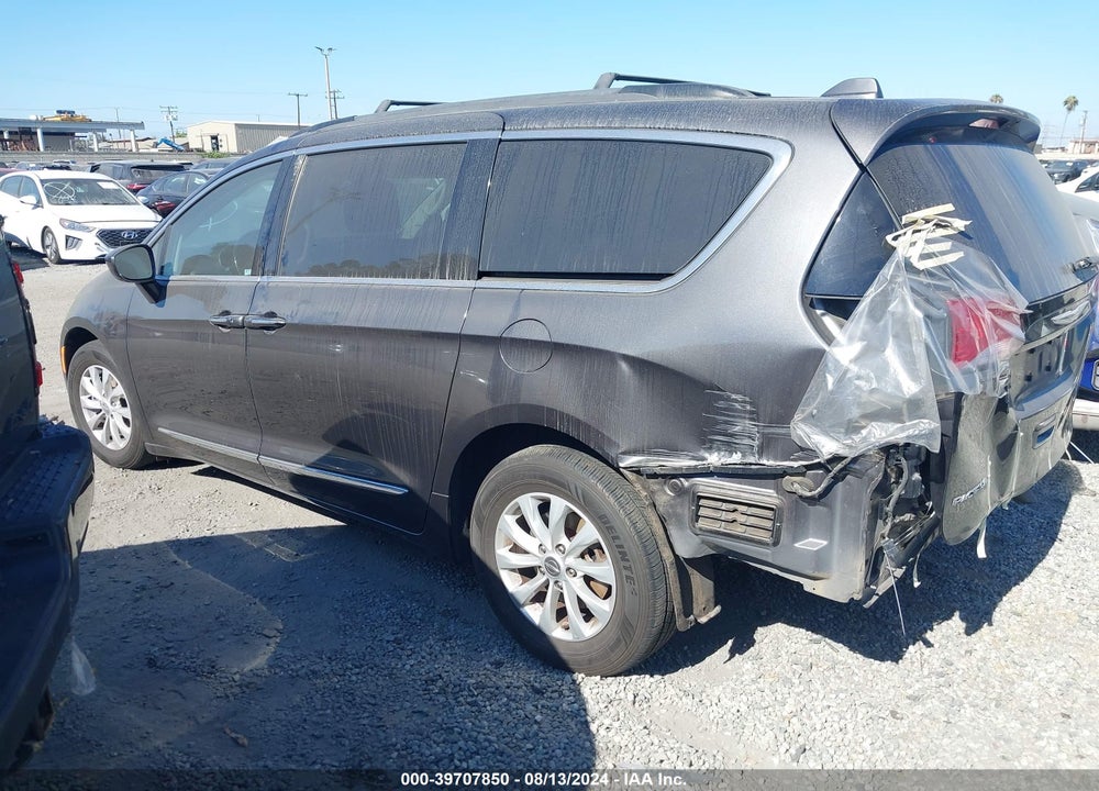 2017 CHRYSLER PACIFICA TOURING L VIN: 2C4RC1BG8HR613208
