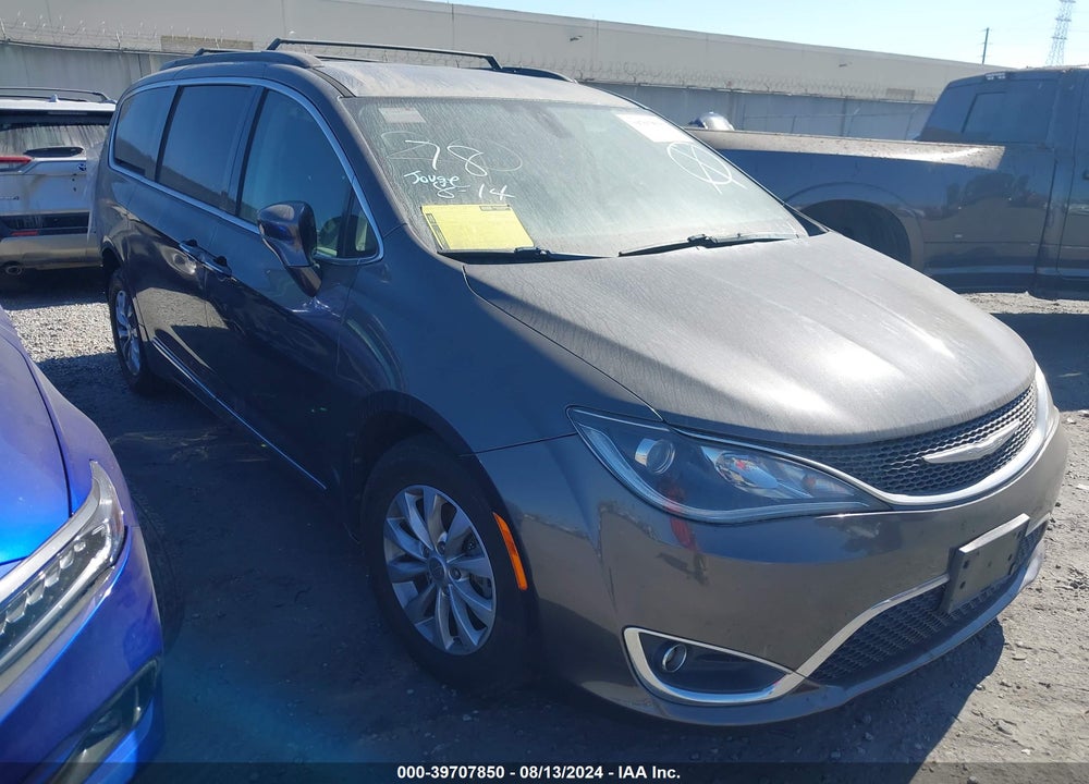 2017 CHRYSLER PACIFICA TOURING L VIN: 2C4RC1BG8HR613208