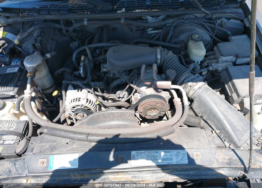 1998 CHEVROLET BLAZER VIN: 1GNDT13W4W2230255