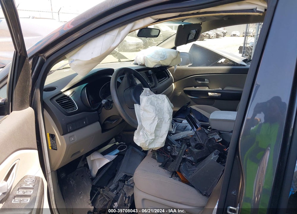 2015 KIA SEDONA LX VIN: KNDMB5C10F6027220