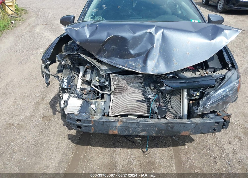 2017 TOYOTA COROLLA LE VIN: 2T1BURHE1HC747304