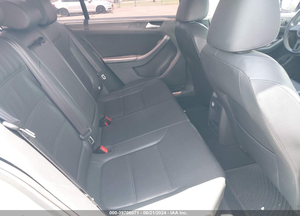 2014 VOLKSWAGEN JETTA 1.8T SE VIN: 3VWD17AJ5EM362793