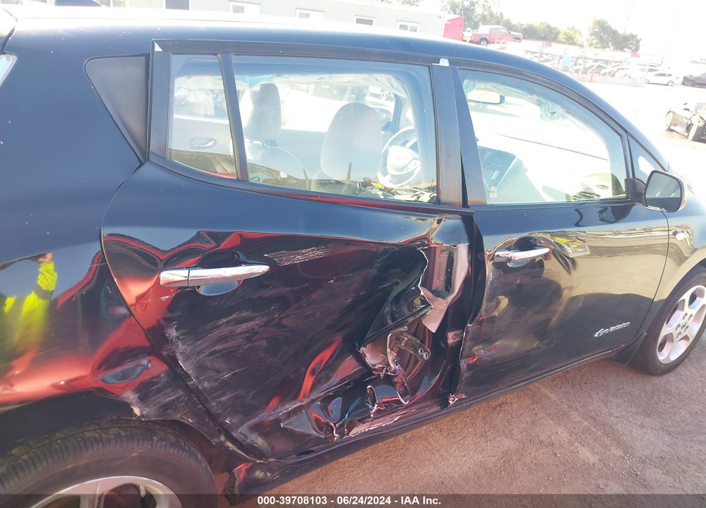 2011 NISSAN LEAF SL VIN: JN1AZ0CP2BT006518