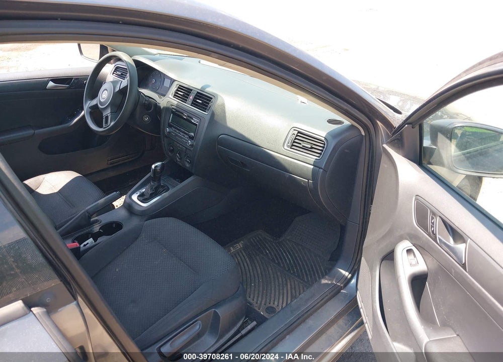 2014 VOLKSWAGEN JETTA 2.0L S VIN: 3VW2K7AJXEM258059