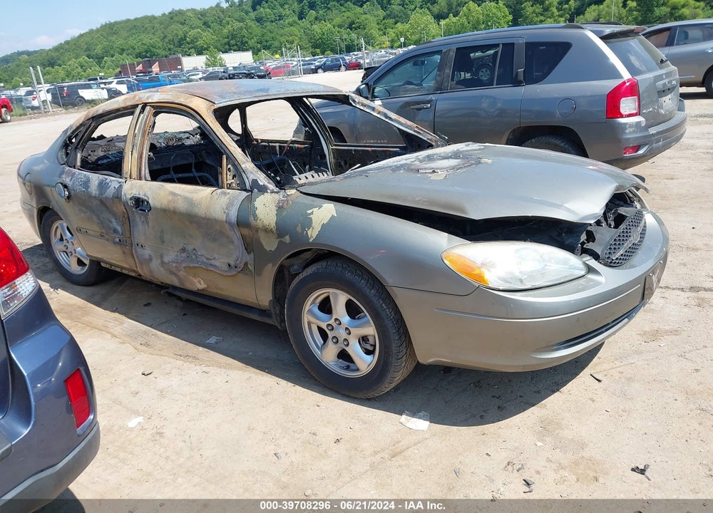 2002 FORD TAURUS SES VIN: 1FAFP55U22G232873