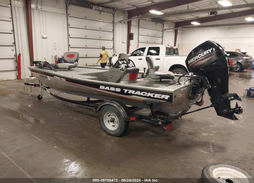 2015 TRACKER MARINE PRO 170 VIN: BUJ15160K41S